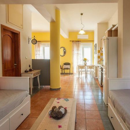 Evelia Apartment Galatás 外观 照片