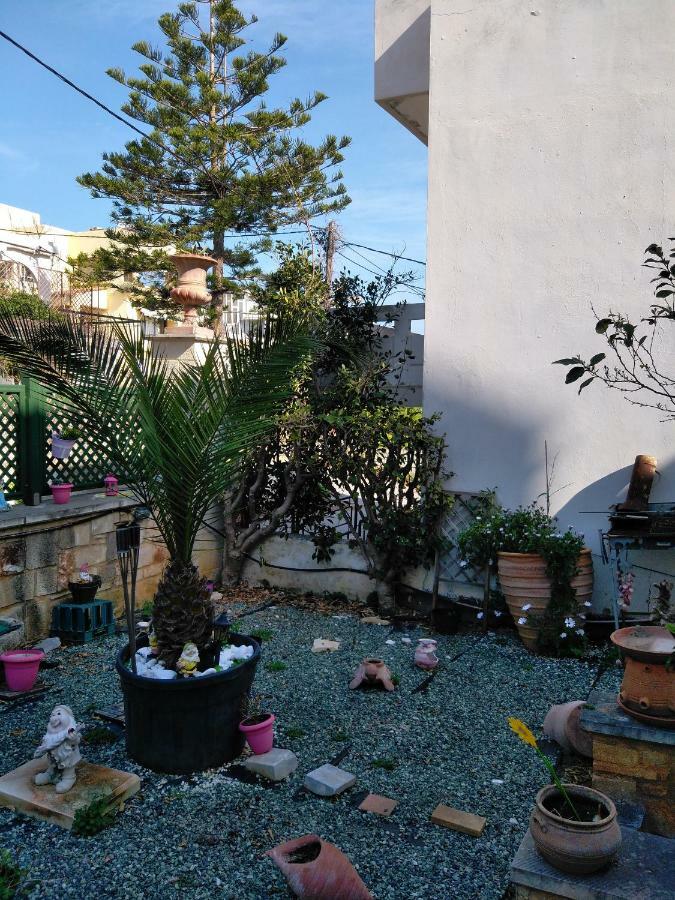 Evelia Apartment Galatás 外观 照片