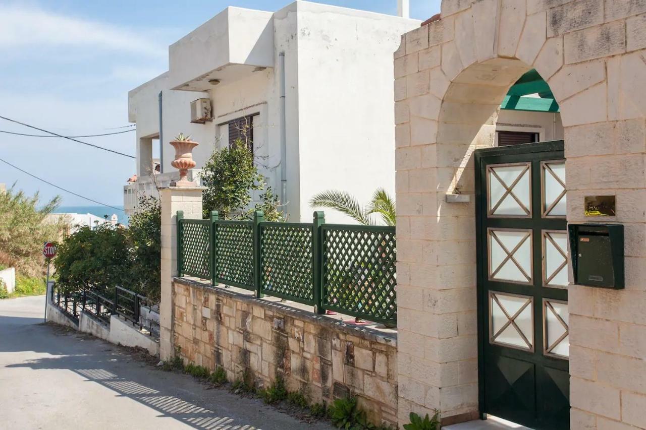 Evelia Apartment Galatás 外观 照片