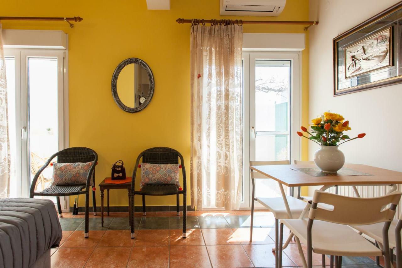 Evelia Apartment Galatás 外观 照片